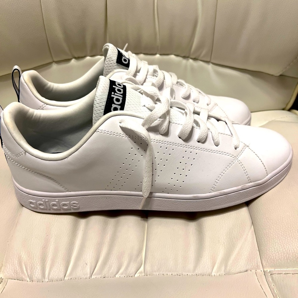 Adidas Mens 
white tennis shoes